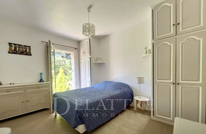 Image No.10-5 Bed House for sale