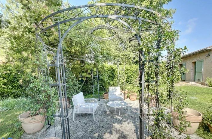 Image No.17-5 Bed House for sale