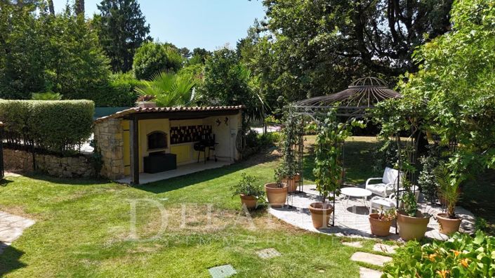 Image No.18-5 Bed House for sale