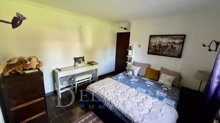 Image No.11-6 Bed House for sale