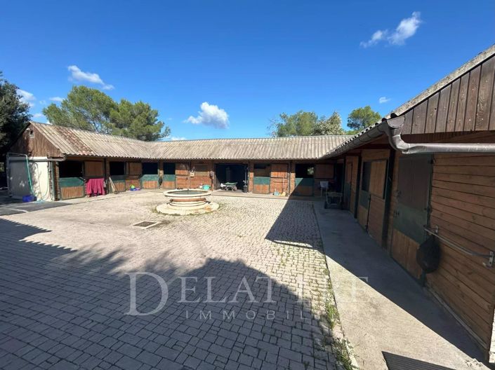 Image No.4-6 Bed House for sale