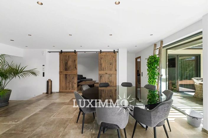 Image No.6-4 Bed House for sale