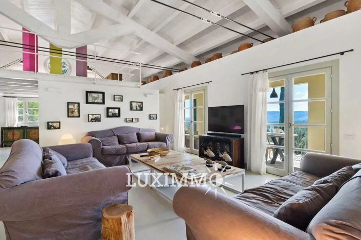 Image No.6-7 Bed House for sale