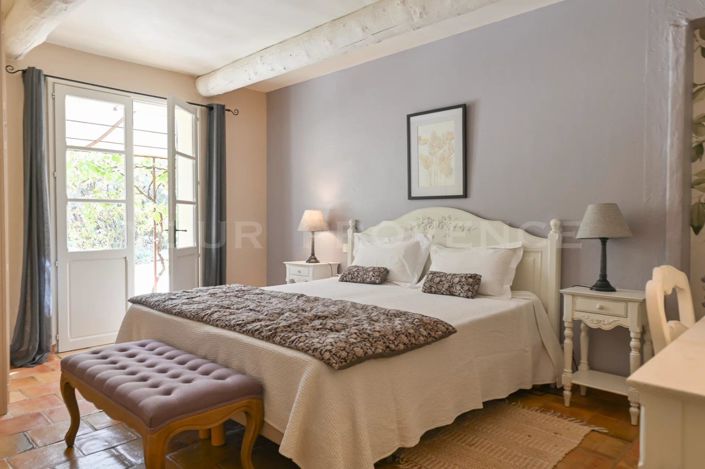 Image No.10-5 Bed House for sale