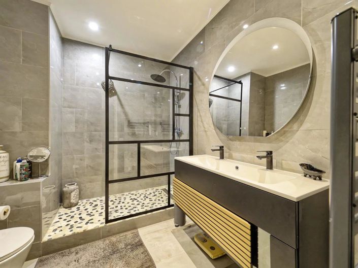 Image No.11-3 Bed Apartment for sale