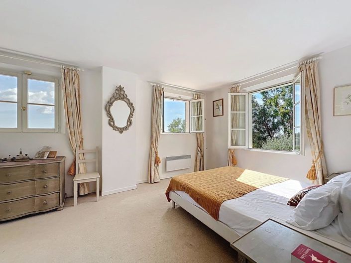 Image No.18-4 Bed House for sale