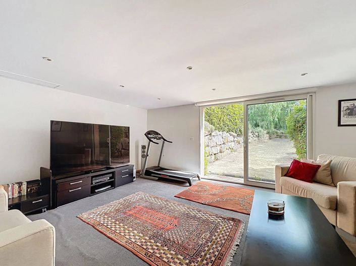 Image No.30-4 Bed House for sale