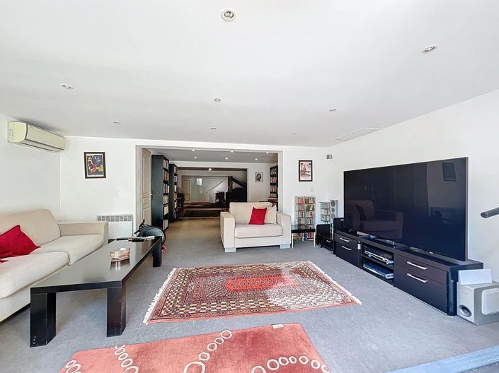 Image No.31-4 Bed House for sale