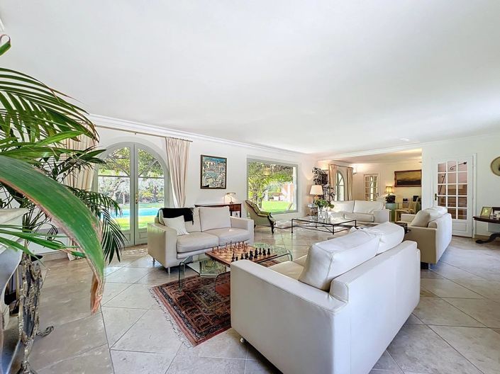 Image No.8-4 Bed House for sale