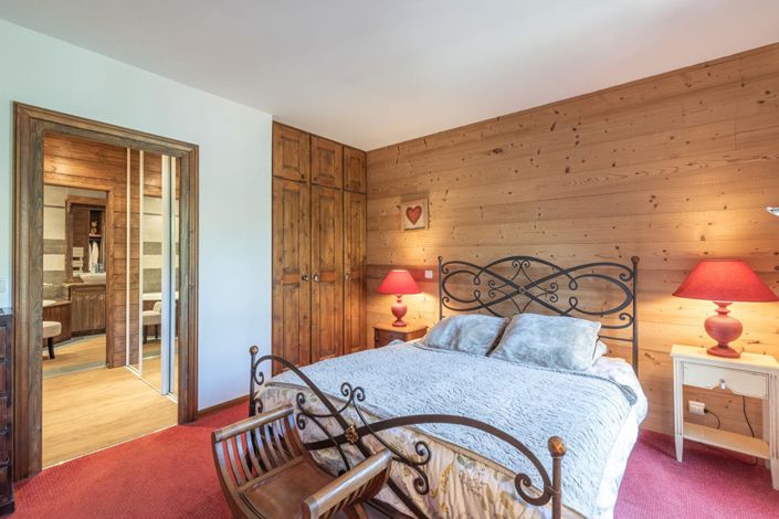 Image No.7-5 Bed House for sale