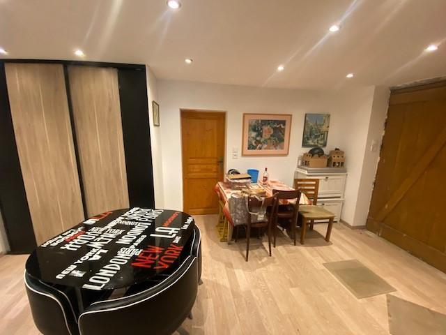 Image No.5-5 Bed House for sale