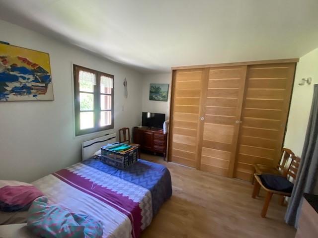 Image No.8-5 Bed House for sale