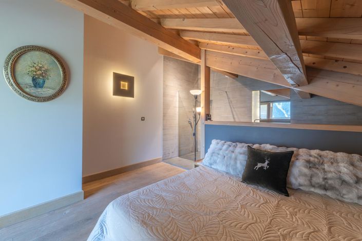 Image No.11-8 Bed Property for sale