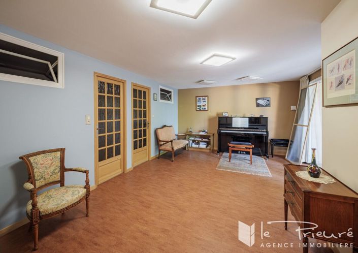 Image No.17-4 Bed House for sale