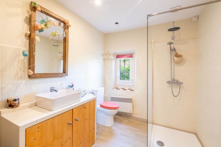 Image No.15-6 Bed House for sale