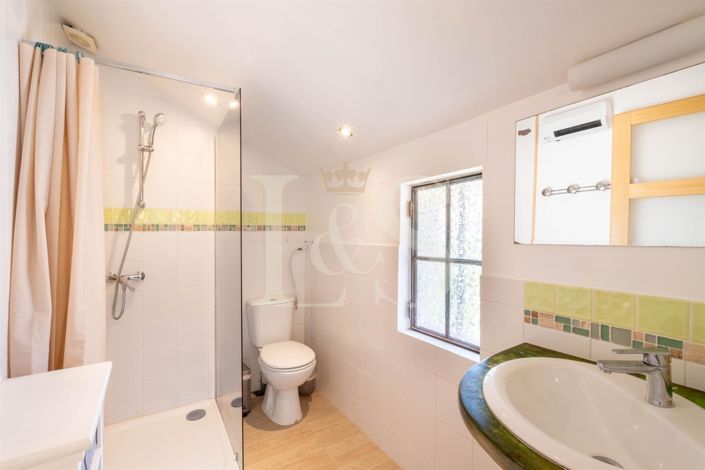 Image No.16-6 Bed House for sale