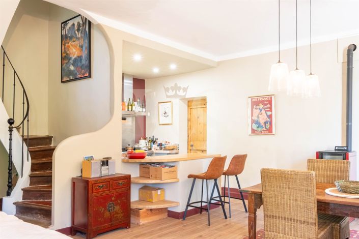 Image No.6-6 Bed House for sale