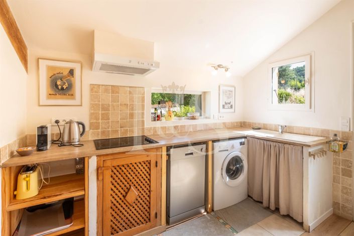 Image No.9-6 Bed House for sale