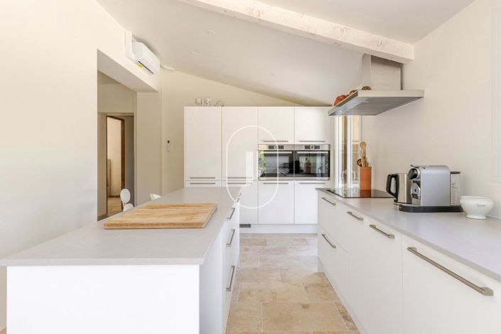 Image No.5-2 Bed House for sale