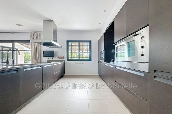 Image No.10-4 Bed House for sale