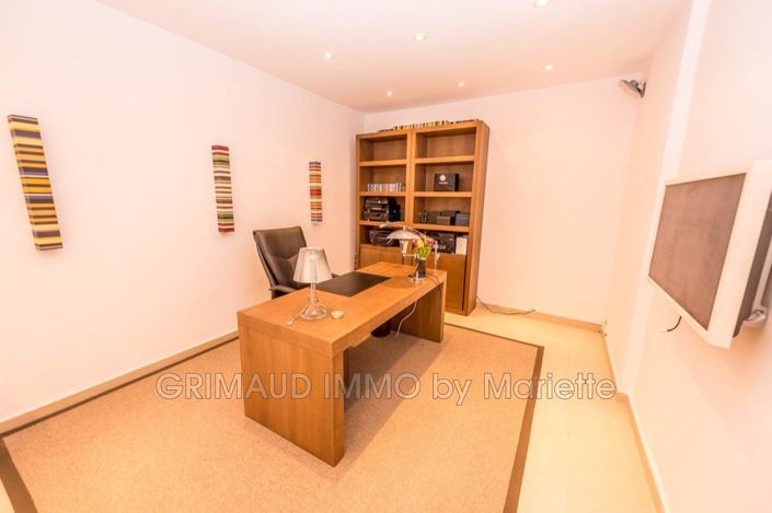 Image No.15-4 Bed House for sale