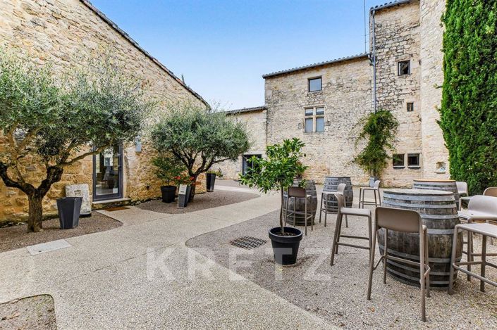 Image No.3-18 Bed Property for sale