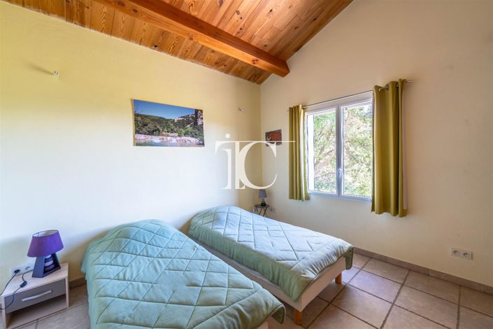 Image No.13-4 Bed House for sale