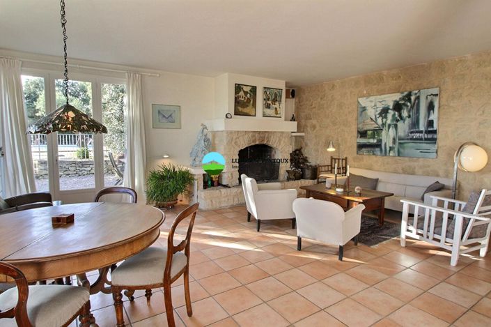 Image No.3-5 Bed House for sale