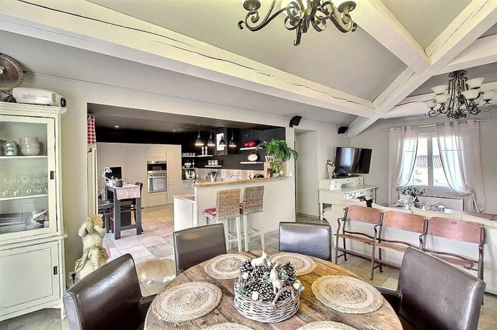 Image No.6-4 Bed House for sale