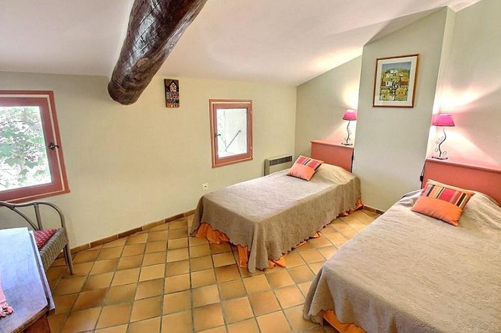 Image No.16-6 Bed House for sale