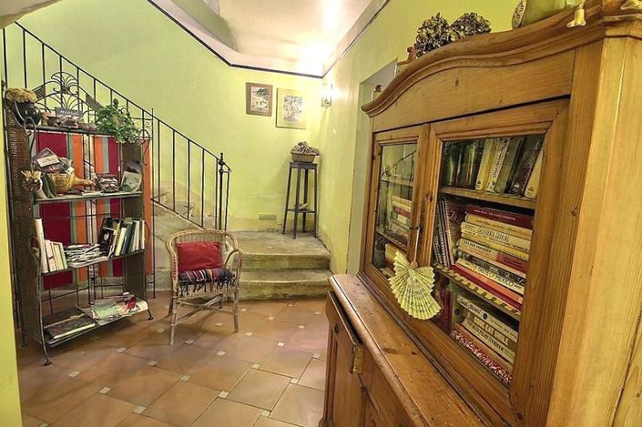 Image No.3-6 Bed House for sale