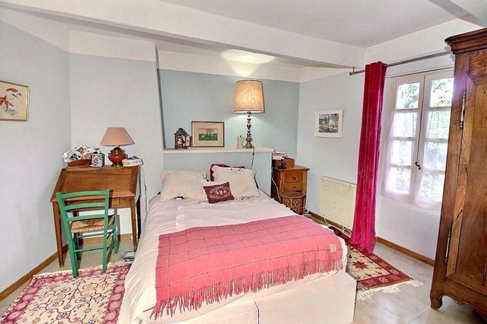 Image No.9-6 Bed House for sale