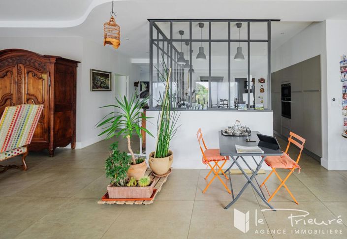 Image No.3-4 Bed House for sale