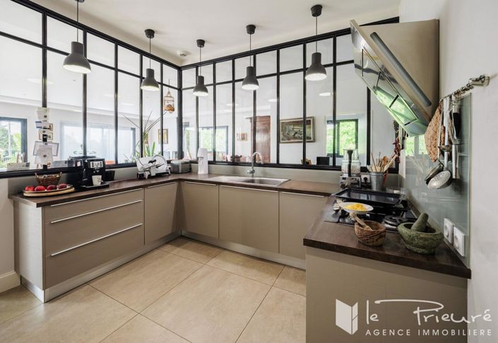 Image No.6-4 Bed House for sale