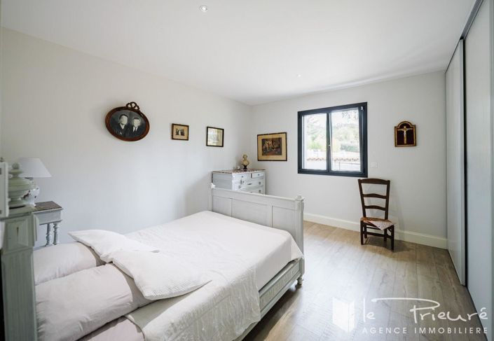 Image No.9-4 Bed House for sale