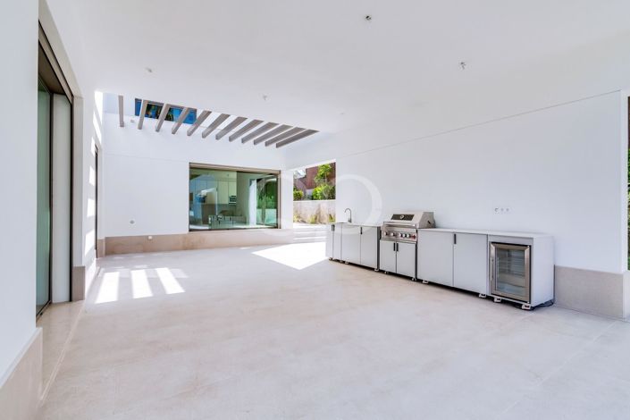 Image No.25-5 Bed House for sale