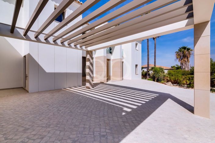 Image No.32-5 Bed House for sale