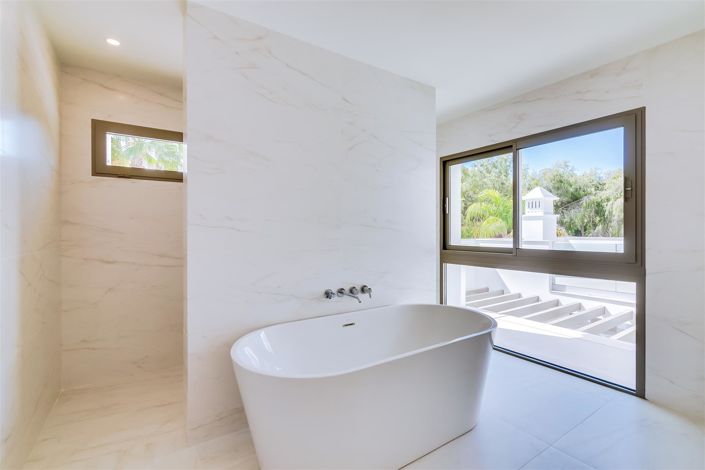 Image No.60-5 Bed House for sale