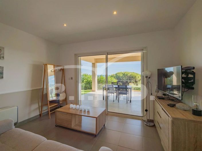 Image No.12-5 Bed House for sale