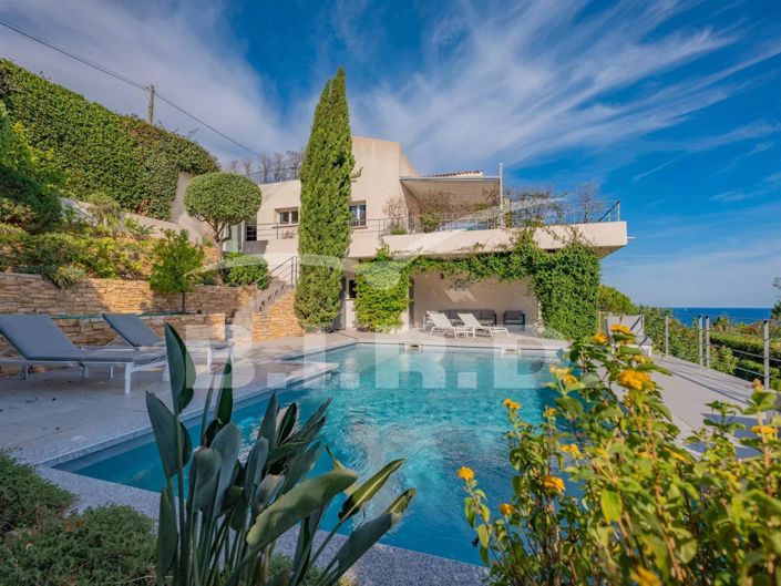 Image No.2-5 Bed House for sale