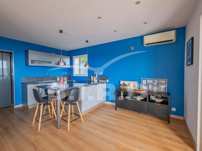 Image No.9-5 Bed House for sale