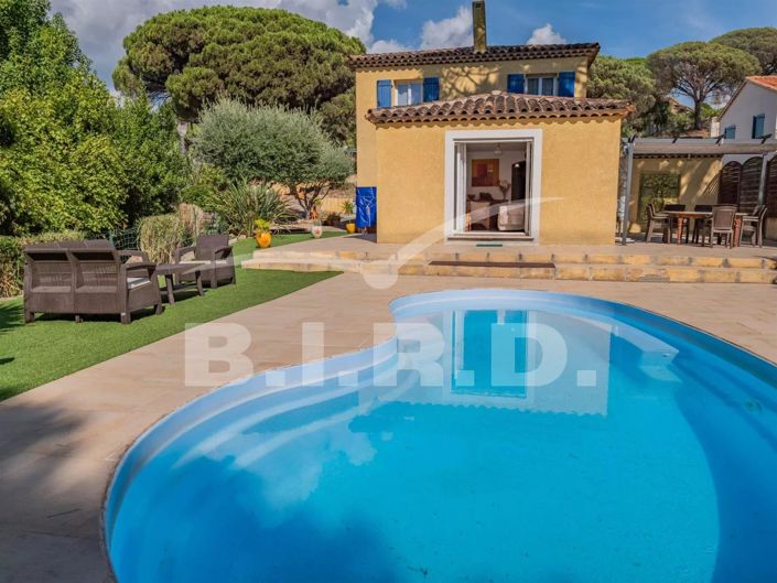 Image No.2-4 Bed House for sale