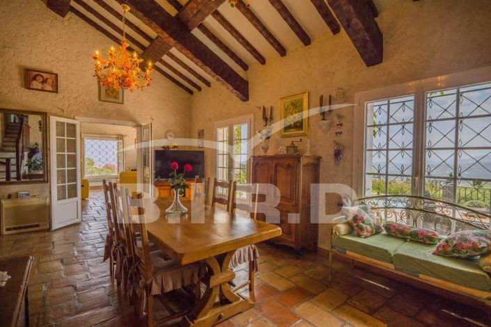 Image No.6-4 Bed House for sale