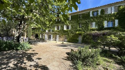 10 Bed House for sale