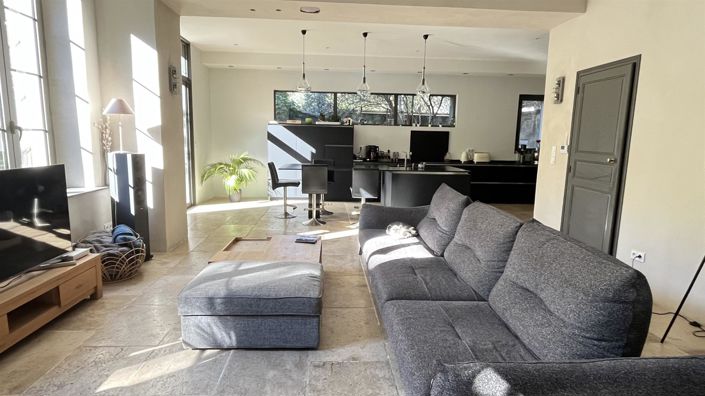 Image No.10-9 Bed House for sale