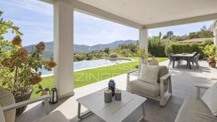 Image No.1-4 Bed House for sale