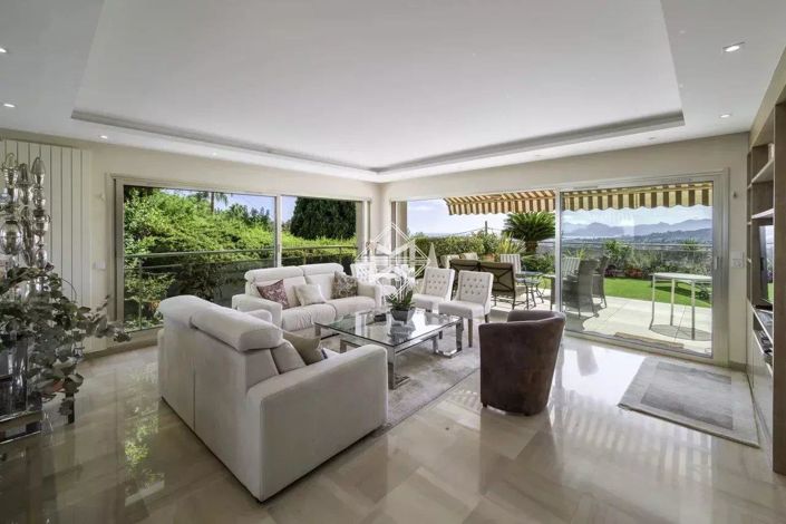 Image No.8-5 Bed Apartment for sale