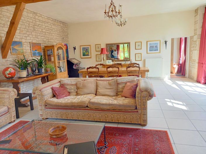 Image No.8-4 Bed House for sale