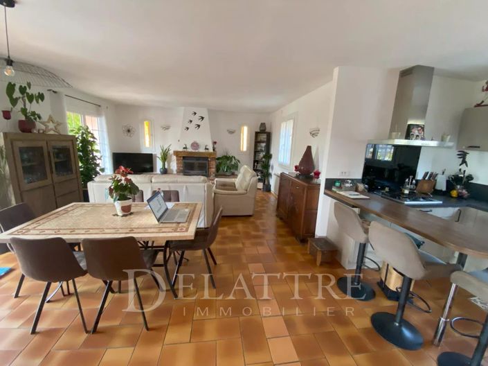 Image No.6-4 Bed House for sale