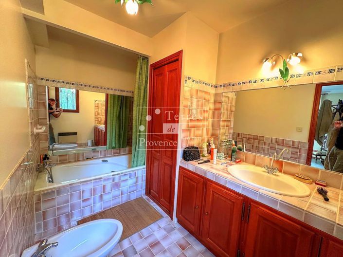 Image No.18-3 Bed House for sale